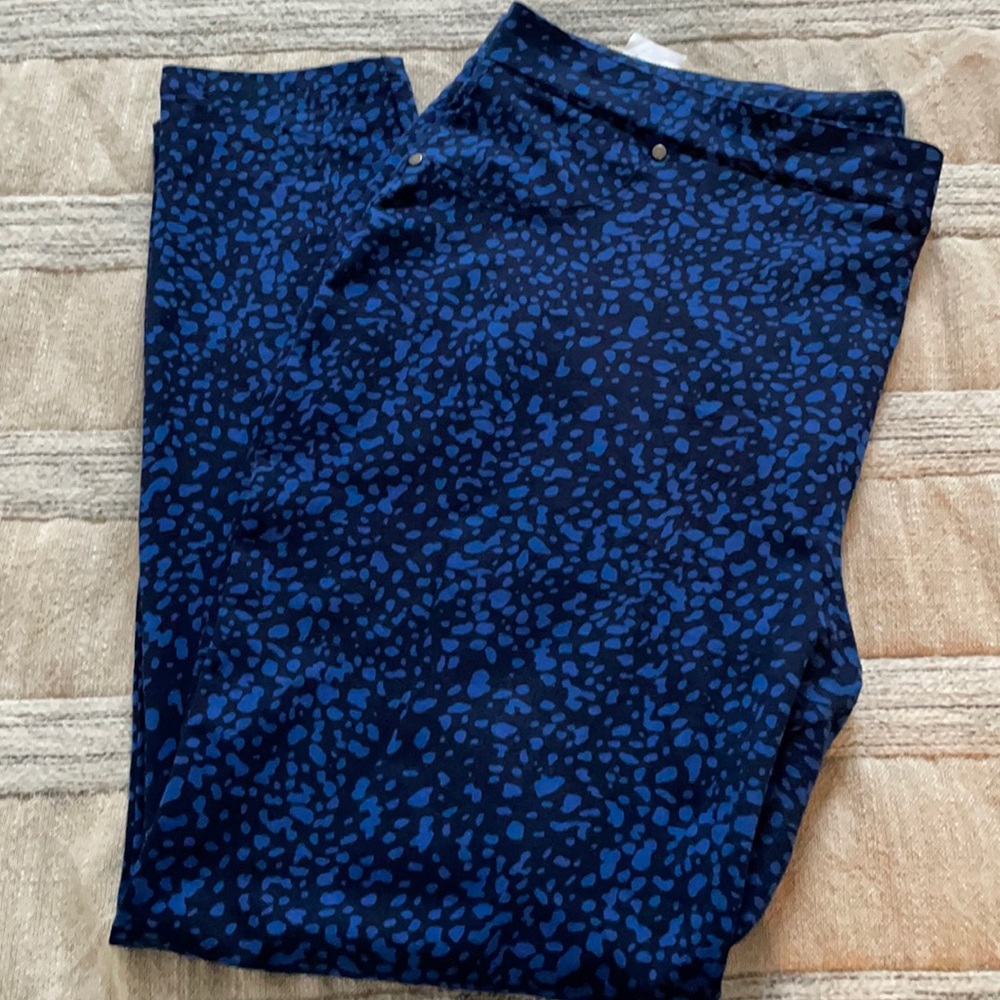 Susan Graver animal print leggings